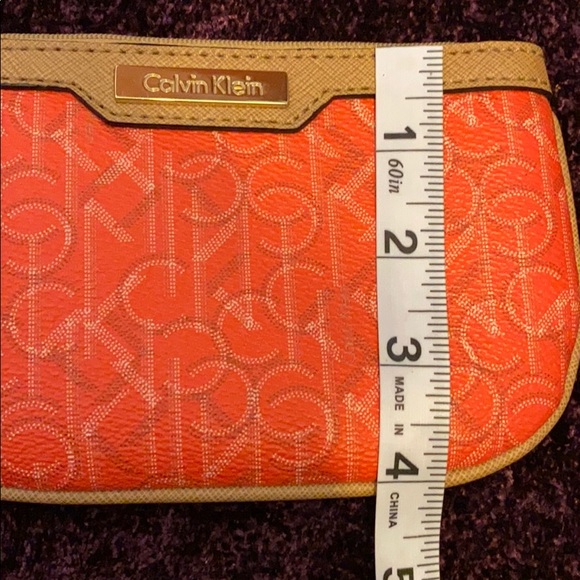 Calvin Klein zip wristlet wallet - Picture 4 of 7